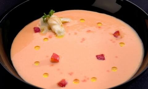 Vasito de gazpacho de fresón con navajas
